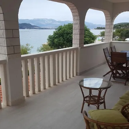 Apartment By The Sea Slatine, Ciovo - 1128 *