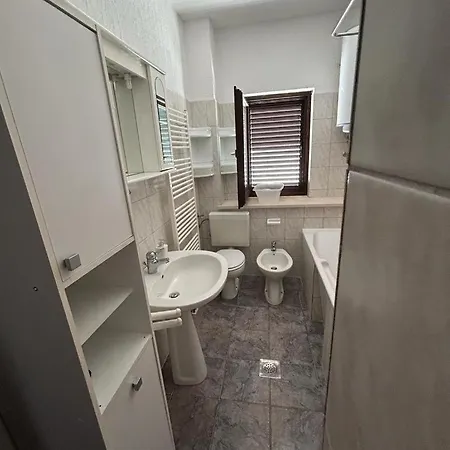 Apartment By The Sea Slatine, Ciovo - 1128 *