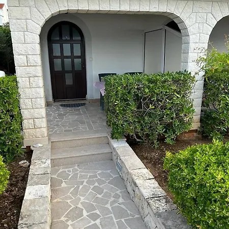 Apartamento By The Sea Slatine, Ciovo - 1128